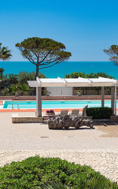 Villa Maya: Garden, Outdoor