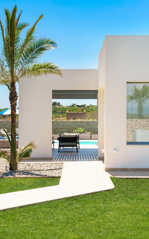 Villa Mia: Building Exterior, Garden, Outdoor