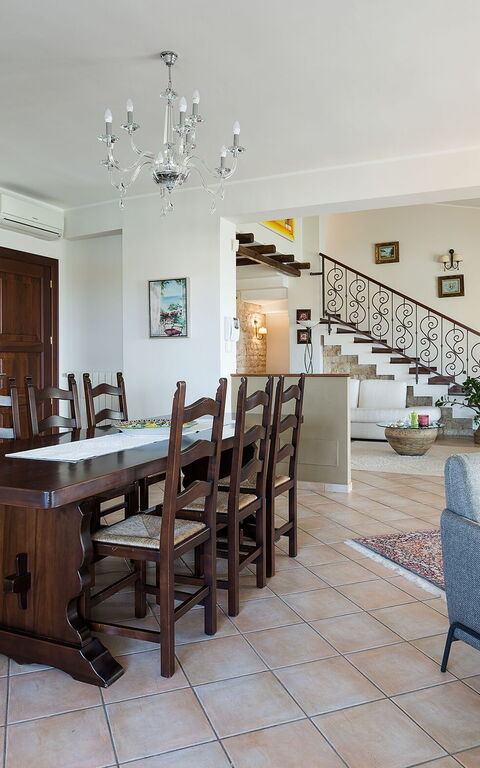 Villa Cielo: Dining Room, Living Room