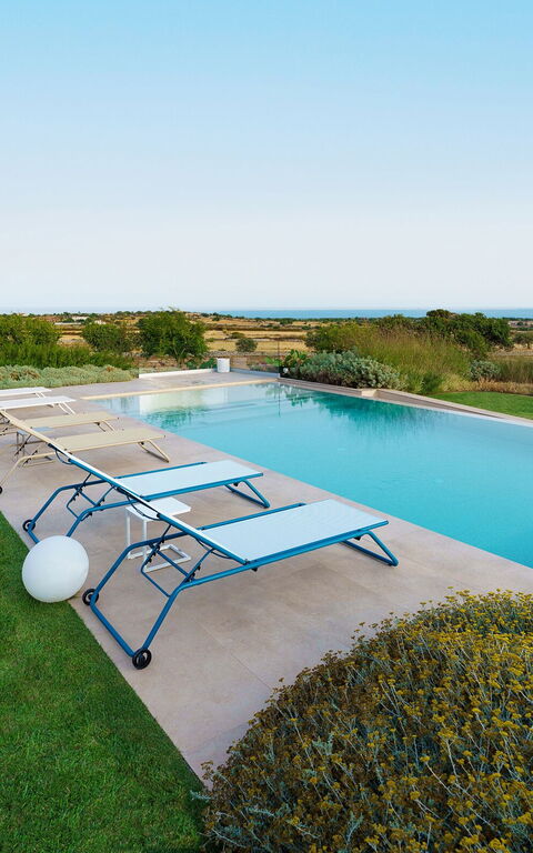 Villa Meravilla: Outdoor, Pool