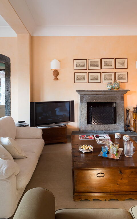 Villa Mila: Living Room