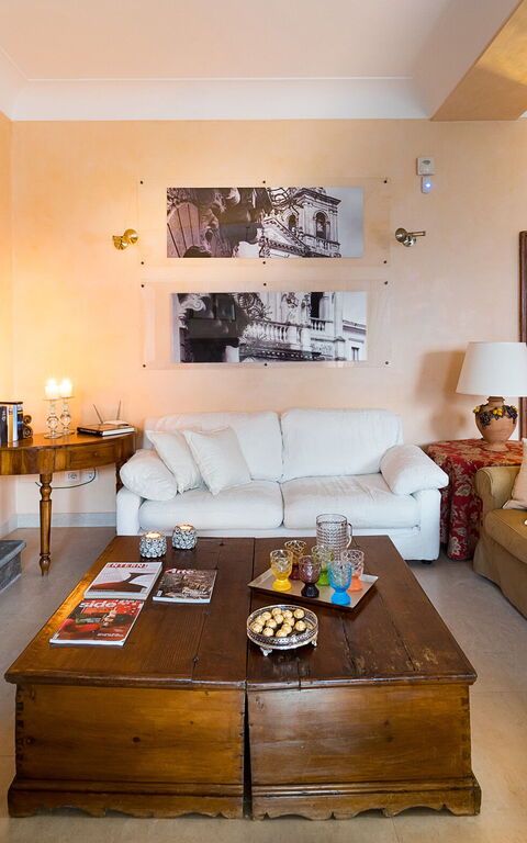 Villa Mila: Living Room