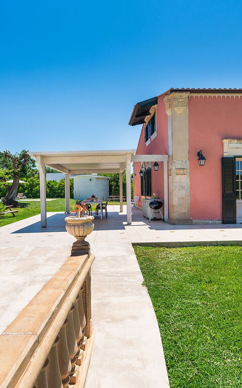 Villa Girasole: Building Exterior, Garden