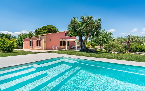 Villa Girasole: Outdoor, Pool