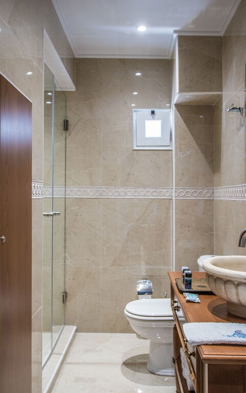 Villa Artemis: Bathroom