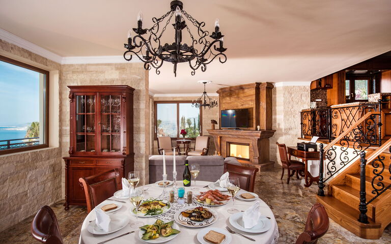 Villa Bella Mare: Dining Room, Living Room