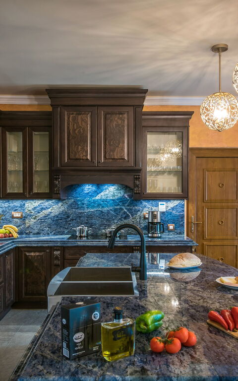 Villa Kalliste: Dining Room, Kitchen