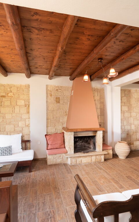 Villa Kissos: Dining Room, Living Room