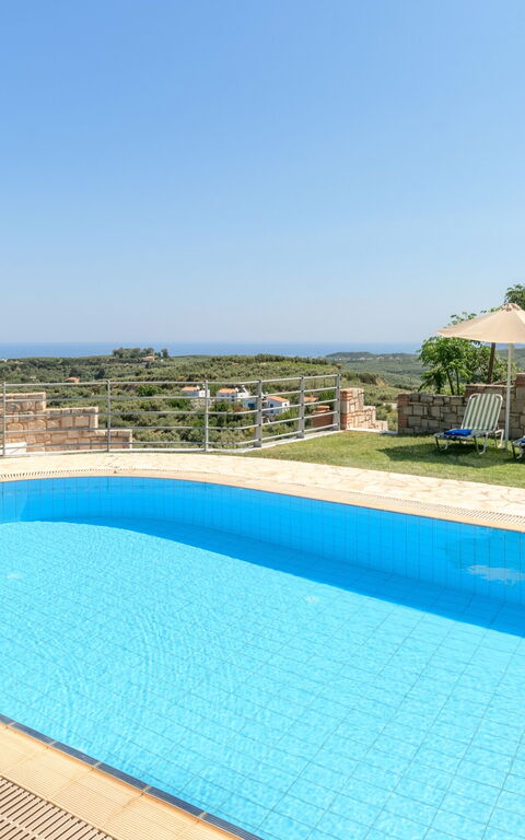 Villa Kissos: Pool, Scenic View