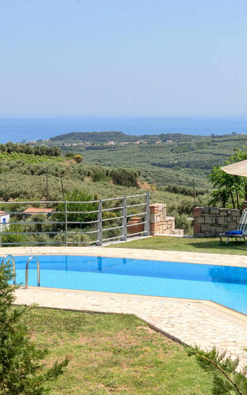 Villa Kissos: Garden, Pool, Scenic View