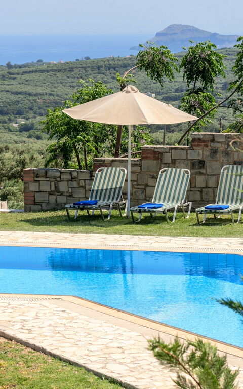 Villa Kissos: Pool, Scenic View, Summer