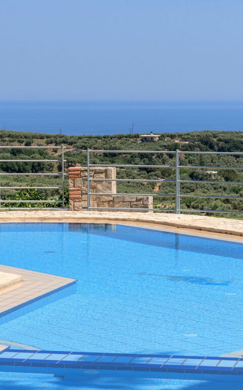 Villa Kissos: Pool, Scenic View