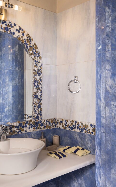 Villa Kissos: Bathroom