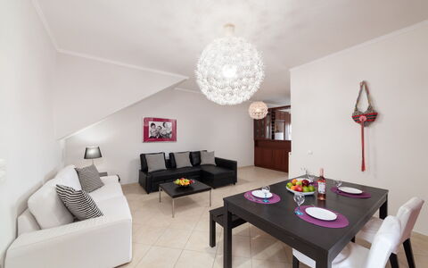 Accommodation Aria 1: Dining Room