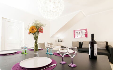 Accommodation Aria 1: Dining Room, Living Room