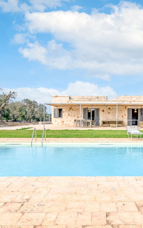 Villa Trullina: Outdoor, Pool