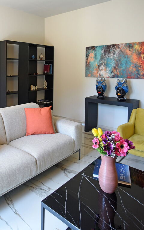 Villa Pica: Living Room