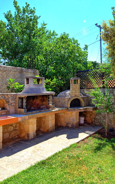 Villa Rodanthi: Amenities, Balcony / Terrace / Patio, Garden, Outdoor