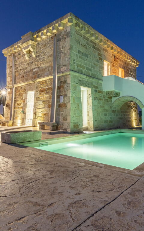 Villa Turris: Garden, Pool