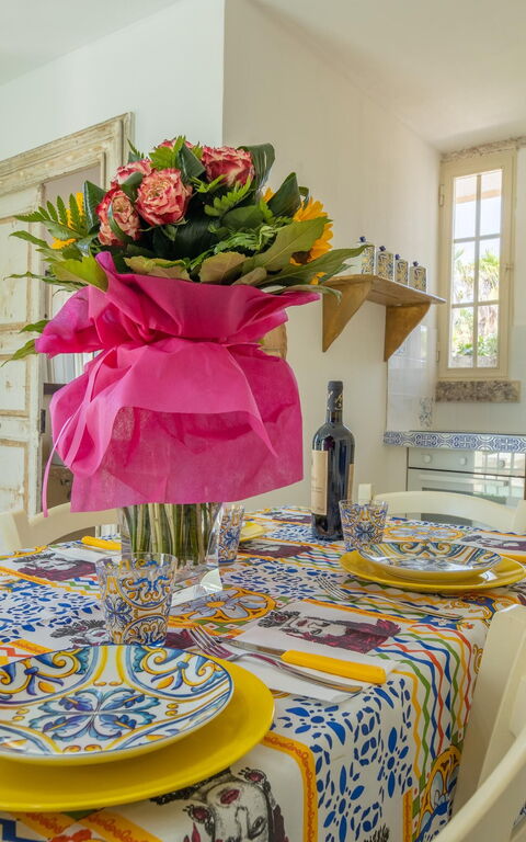 Villa Turris: Dining Room, Kitchen