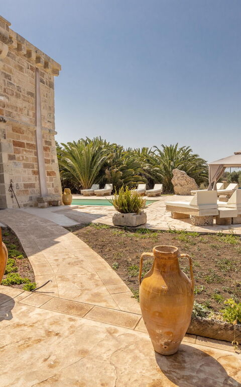 Villa Turris: Building Exterior, Outdoor