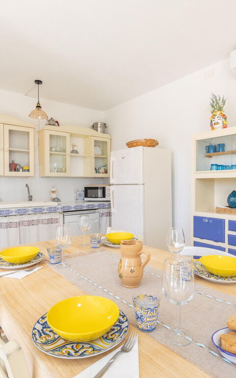 Villa Turris: Dining Room, Kitchen
