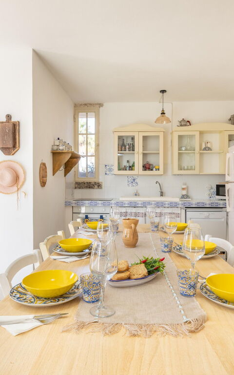 Villa Turris: Dining Room, Kitchen