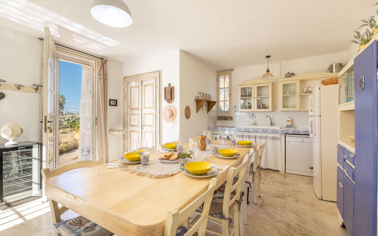 Villa Turris: Dining Room, Kitchen