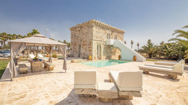 Villa Turris: Balcony / Terrace / Patio, Pool