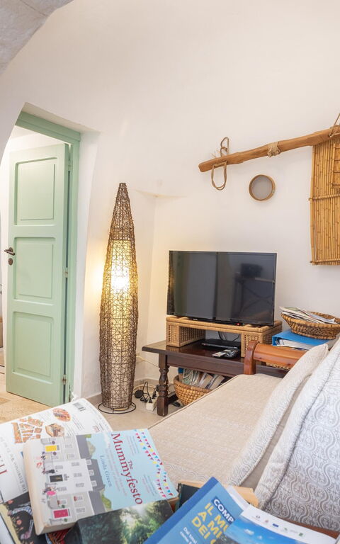 Trullo Patricia Pool: Common Room