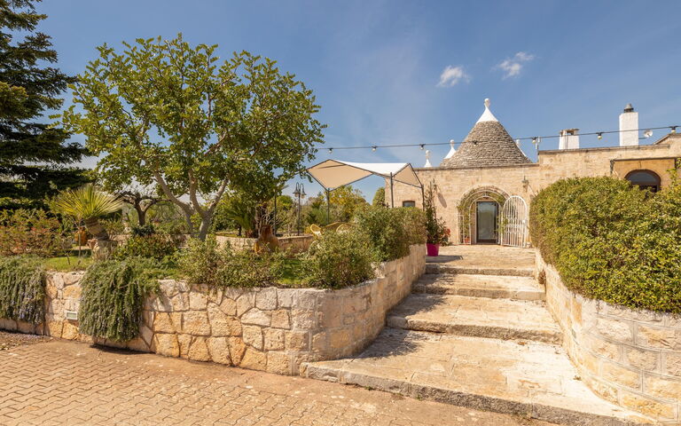Trullo Patricia Pool: Building Exterior, Main Entrance