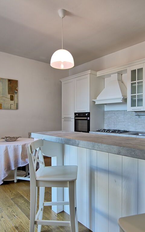 Casa White: Kitchen
