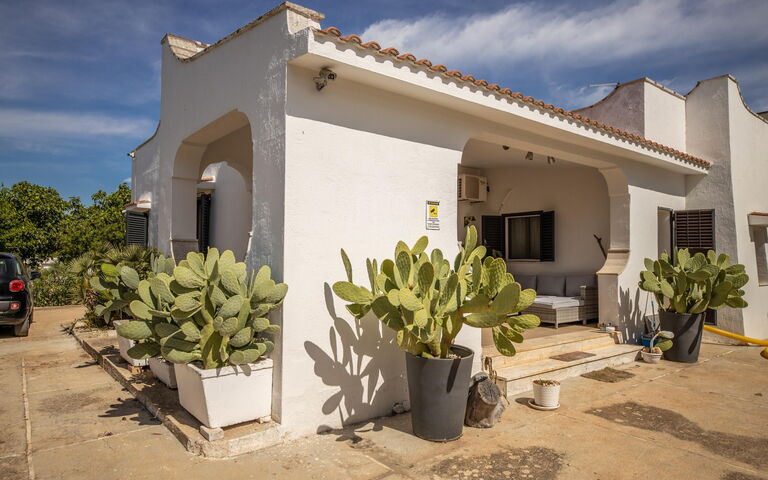 Villa Natura: Balcony / Terrace / Patio, Building Exterior, Main Entrance