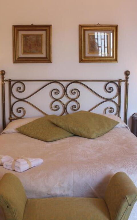 Tre Donne: Bedroom