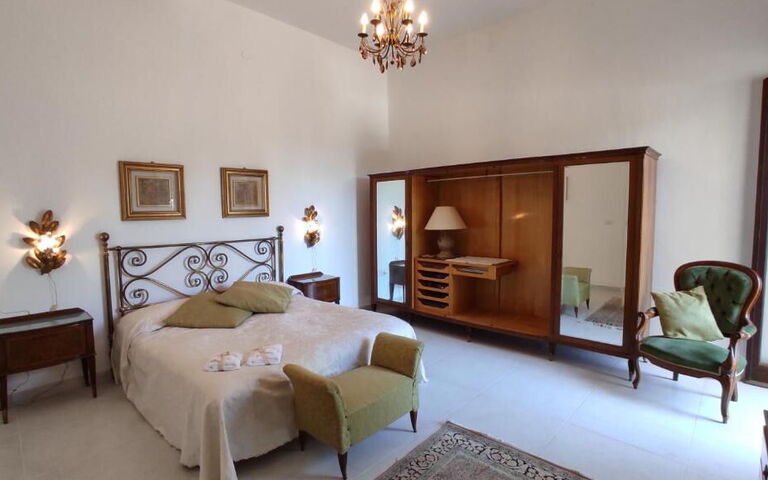 Tre Donne: Bedroom