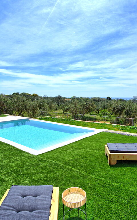 Villa Olivum: Outdoor, Pool