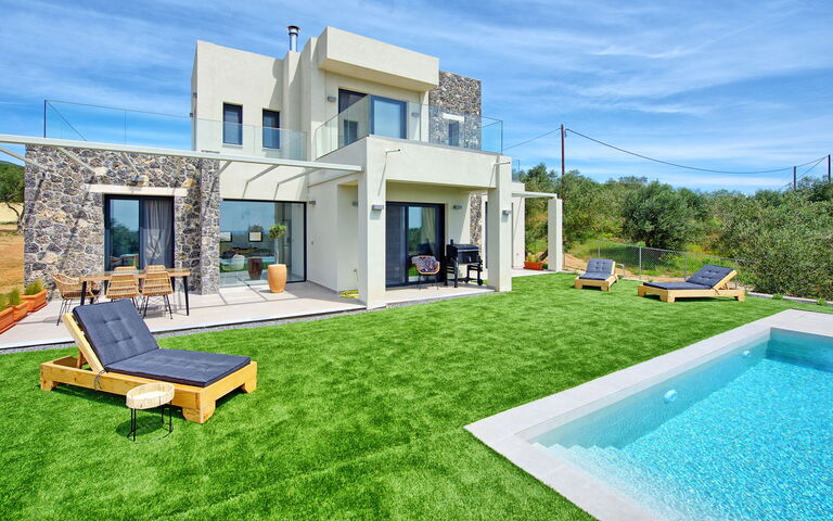 Villa Olivum: Outdoor, Pool, Summer