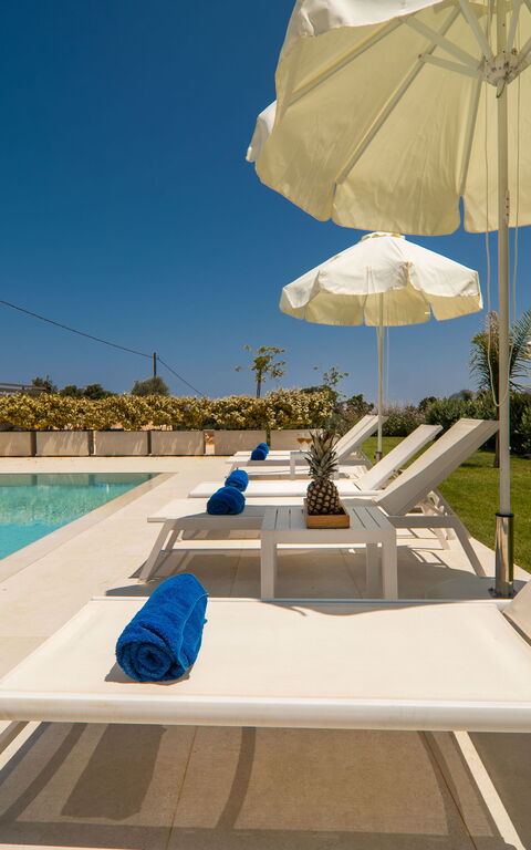 Aelia: Garden, Outdoor, Pool