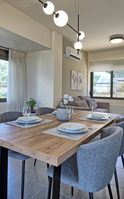 Iris: Dining Room, Living Room