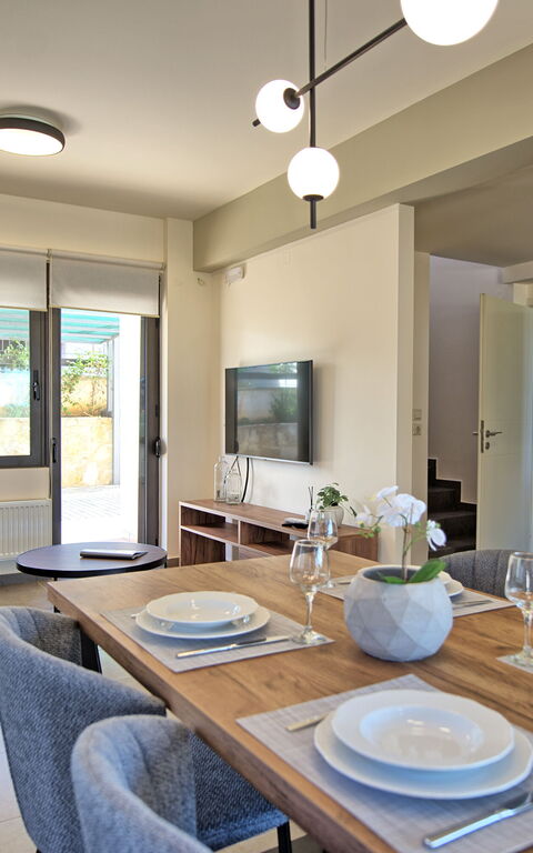 Iris: Dining Room, Living Room