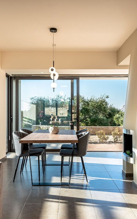 Iris: Balcony / Terrace / Patio, Dining Room, Garden, Living Room, Main Entrance