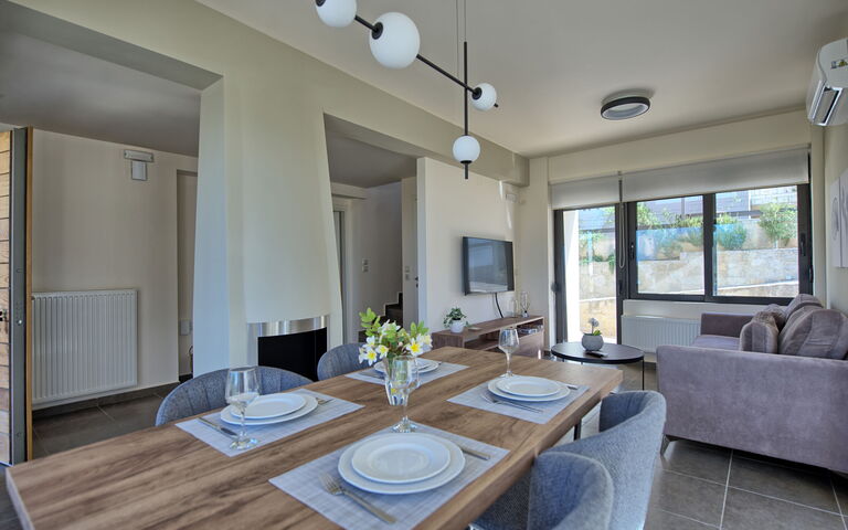 Phaedra: Dining Room, Living Room