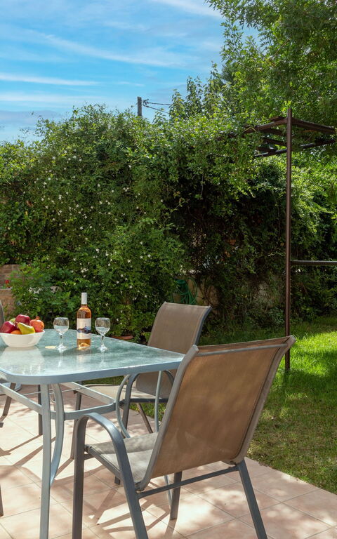 Villa Flora: Balcony / Terrace / Patio, Building Exterior, Outdoor