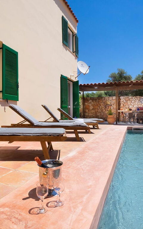 Villa Giani: Balcony / Terrace / Patio, Building Exterior, Pool