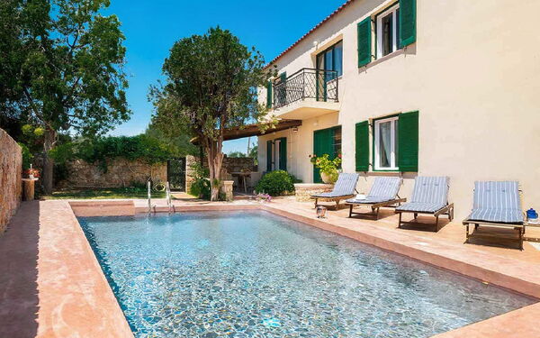 Villa Giani: Building Exterior, Pool