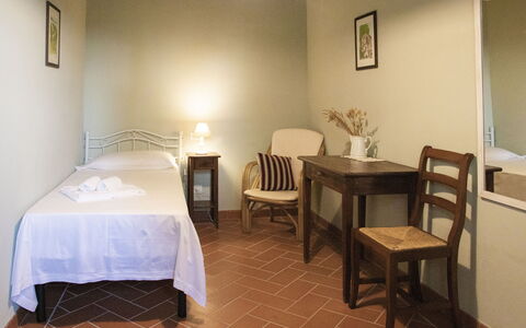 Accommodation Carro: Bedroom