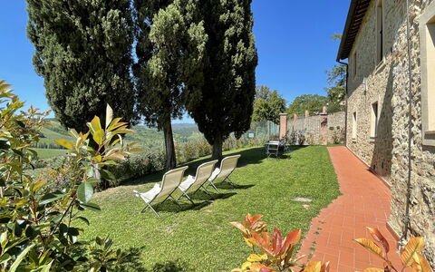 Accommodation Carro: Building Exterior, Garden, Outdoor, Scenic View