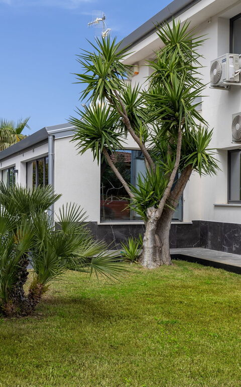Villa Vincenzo: Building Exterior, Outdoor