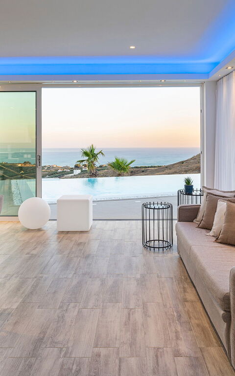 Villa Domizia: Dining Room, Living Room