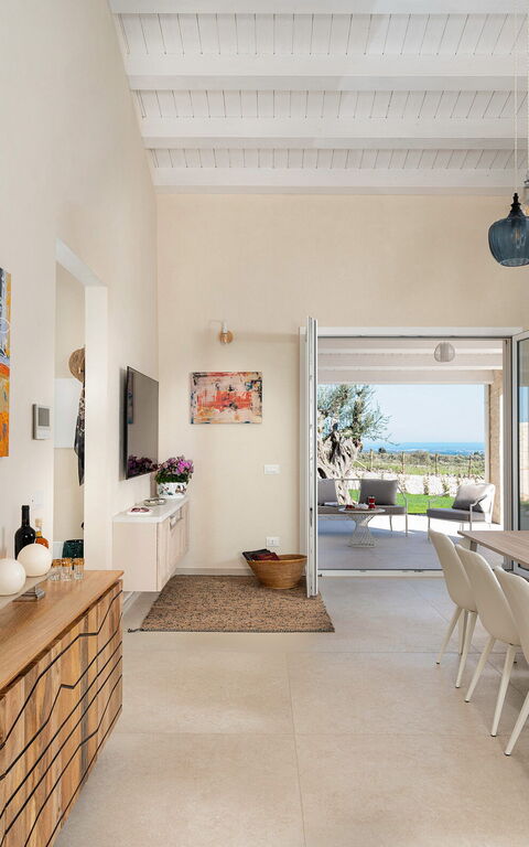 Villa Mora: Dining Room, Living Room